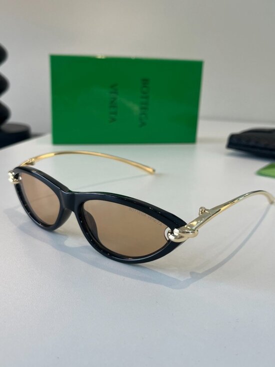 Bottega Veneta Cat-Eye Sunglasses, Black & Gold Colorway, Trendy Luxury Shades main image 8